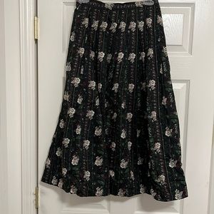 Vintage Austrian skirt, EU size 38, waist 27 1/2 inch